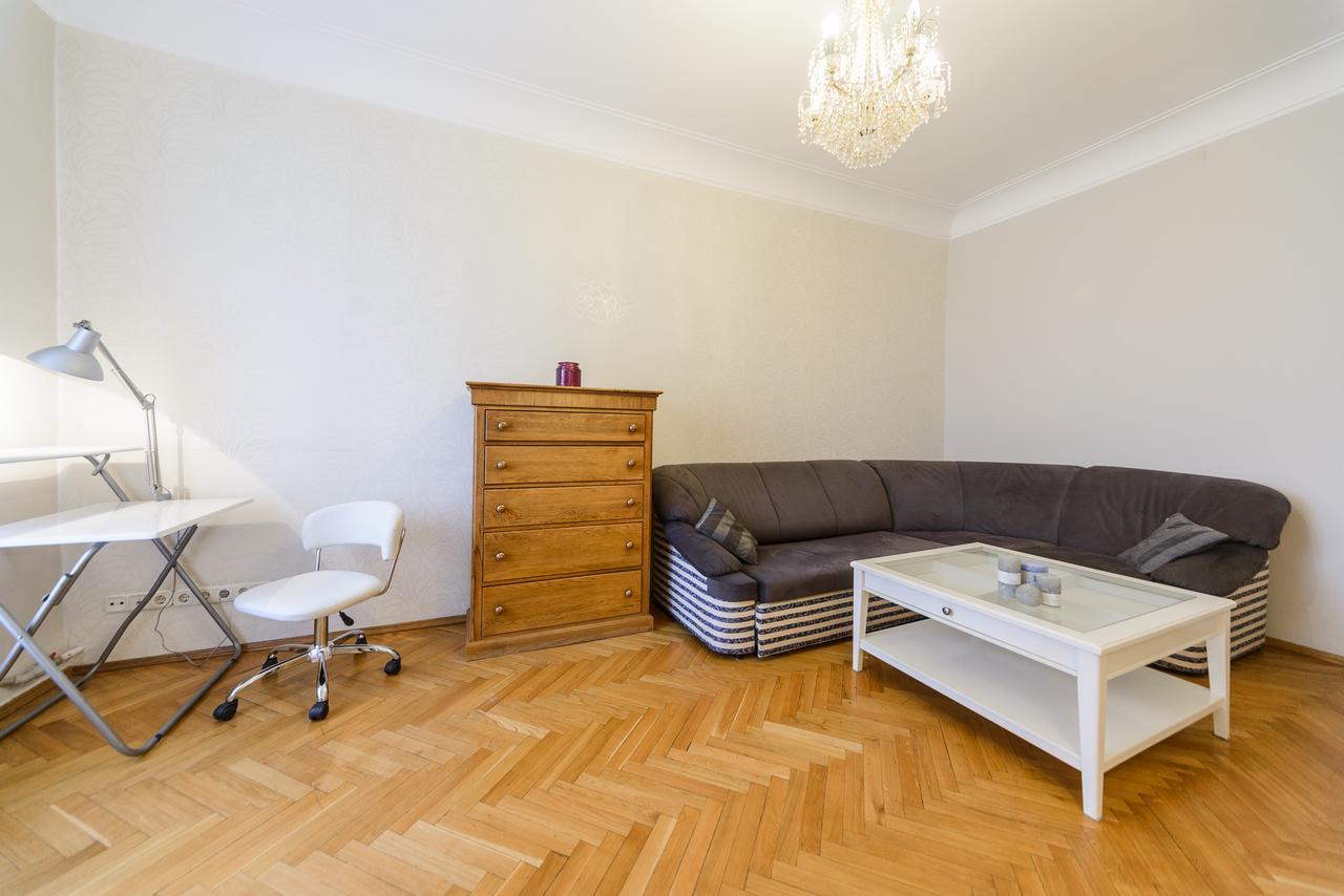 Apartment Near Olympic Stadium كييف المظهر الخارجي الصورة