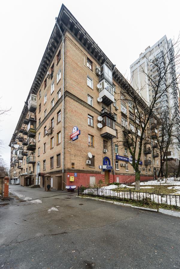 Apartment Near Olympic Stadium كييف المظهر الخارجي الصورة