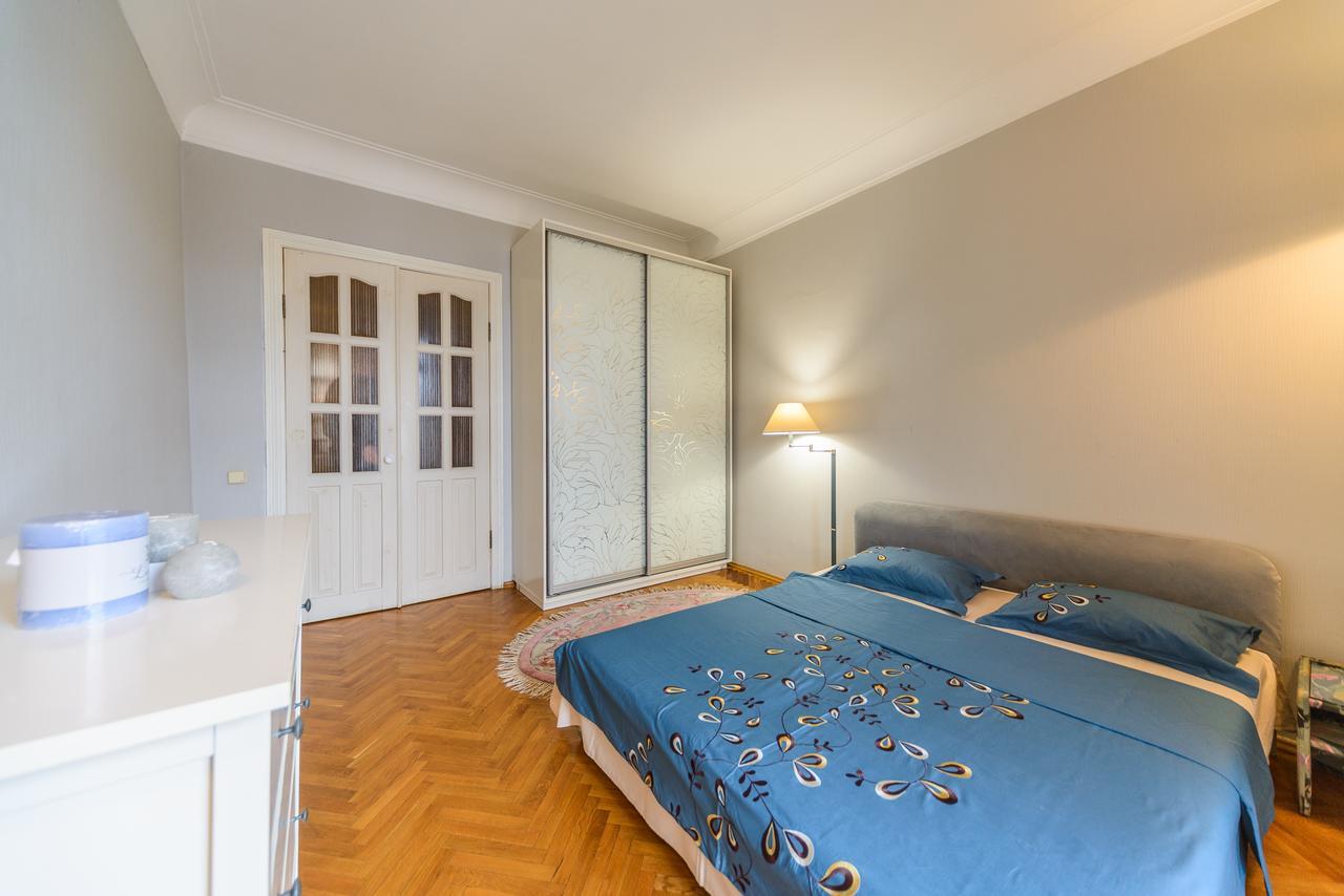Apartment Near Olympic Stadium كييف المظهر الخارجي الصورة