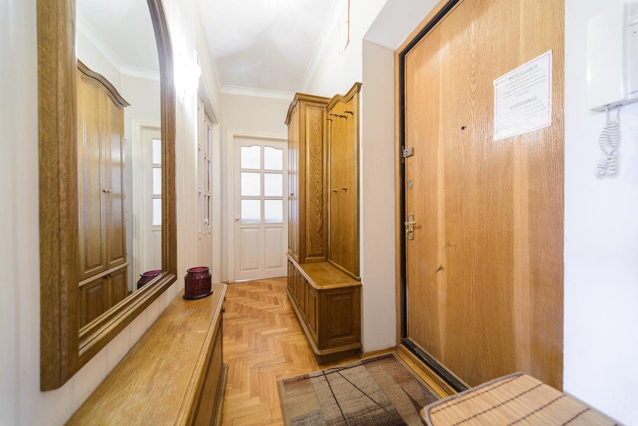 Apartment Near Olympic Stadium كييف المظهر الخارجي الصورة