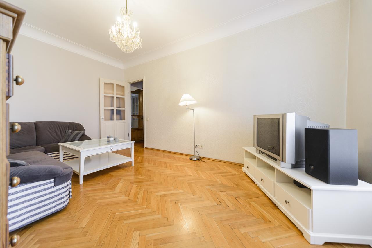 Apartment Near Olympic Stadium كييف المظهر الخارجي الصورة